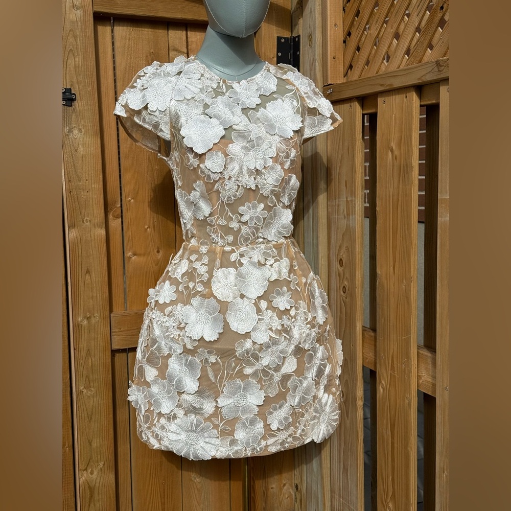 🆕 BRONX & BANCO 🧿 NWOT Jasmine Capsleeve White Floral Mini Dress, Sz S US 4 - Picture 12 of 16